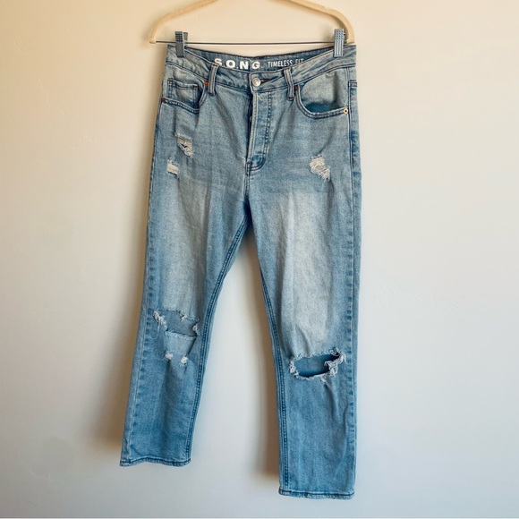 Kohl's Denim - S.O.N.G Timeless Fit Light Wash Ripped Knee Jeans